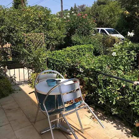 Meadowview Spacious Renovated Ground Floor Apartment Analipsis (Corfu)