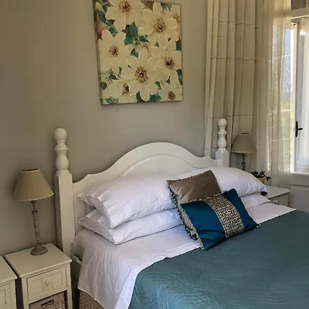 Meadowview Spacious Renovated Ground Floor Lejlighed *