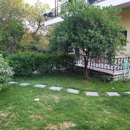 Meadowview Spacious Renovated Ground Floor *