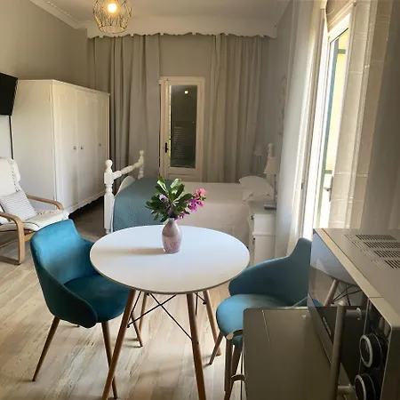 Meadowview Spacious Renovated Ground Floor *